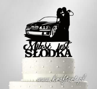 Topper na tort z BMW i zakochaną parą