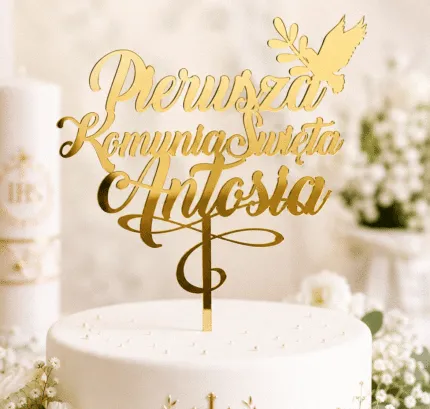 Złoty lustrzany topper na Pierwszą Komunię Świętą z imieniem Antosia, gołębiem i gałązką na białym torcie