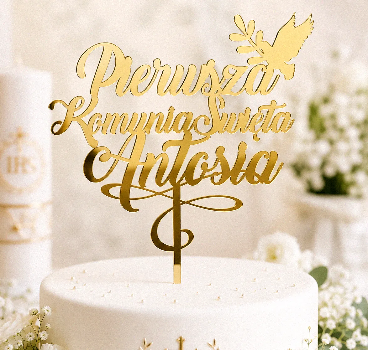 zloty-topper-pierwsza-komunia-swieta-z-imieniem-antosia Złoty lustrzany topper na Pierwszą Komunię Świętą z imieniem Antosia, gołębiem i gałązką na białym torcie